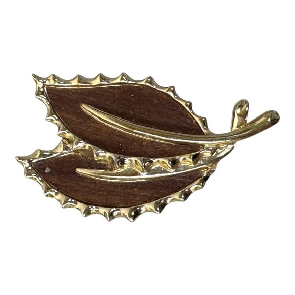 Vintage Exquisite Leaf Brooch Pin By Sarah Coventry Gold & Wood Accent Signed - Picture 1 of 6